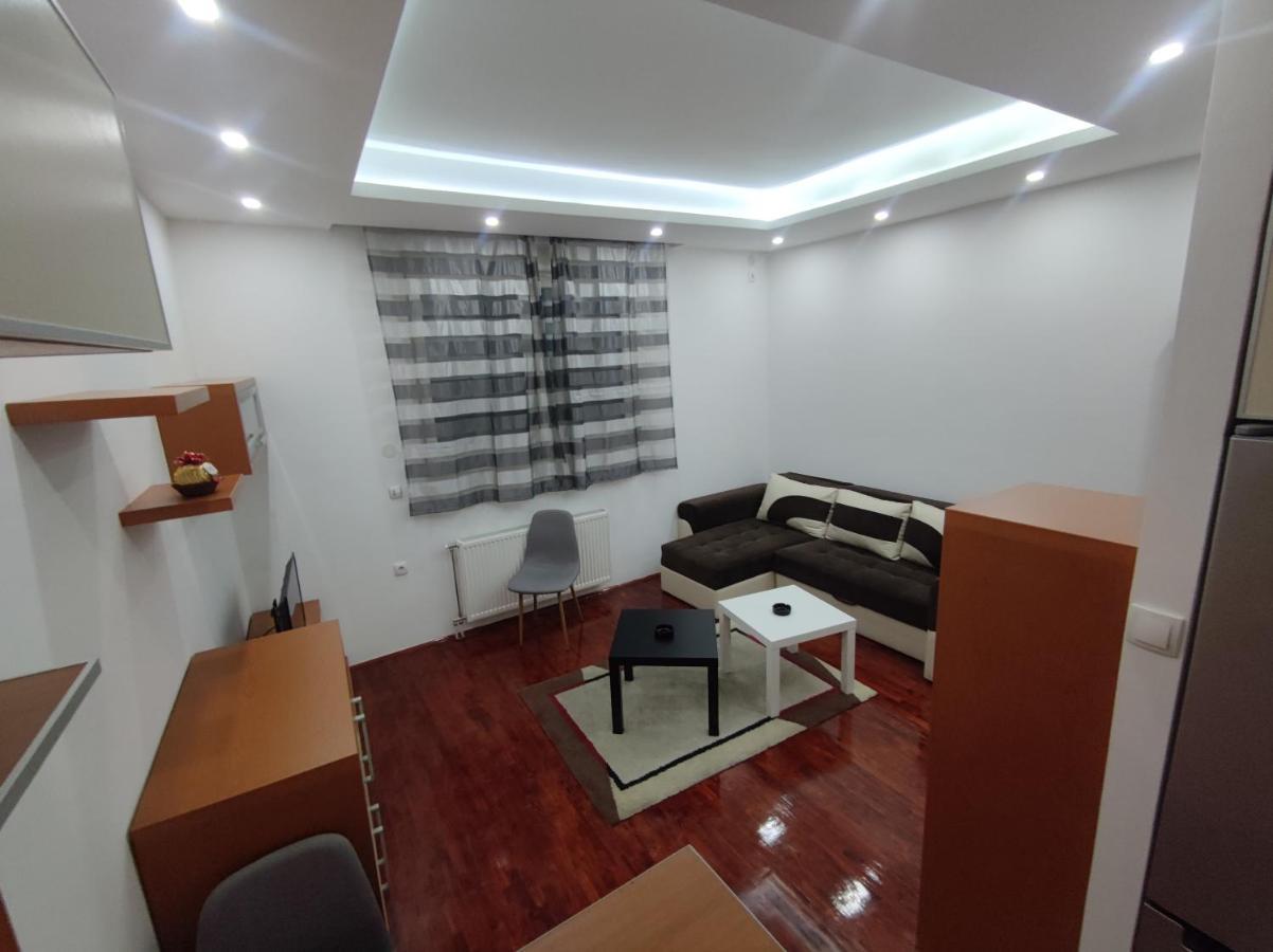 Nis Apartment Exterior foto